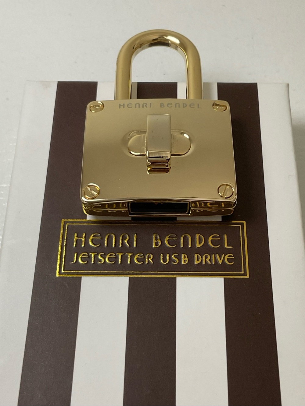 Henri Bendel Rare Collectible Gold Jetsetter Padlock USB Drive - Picture 6 of 8